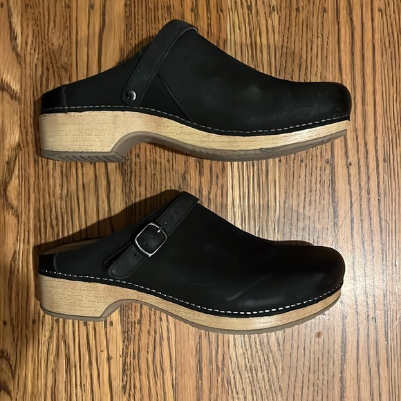 Dansko Shoes - Picture 5 of 6